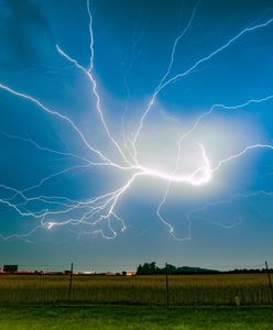 Pogoda. RCB ostrzega przed gradem i burzami. "Zostań w domu"
