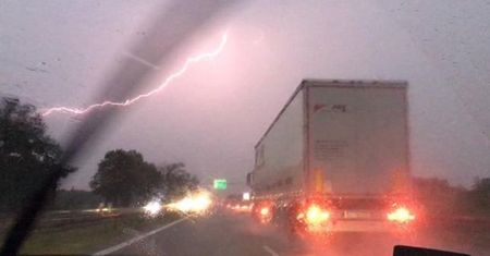 Radar burzowy. Sprawdź gdzie jest burza. IMGW wydaje ostrzeżenia [30.08.2019]
