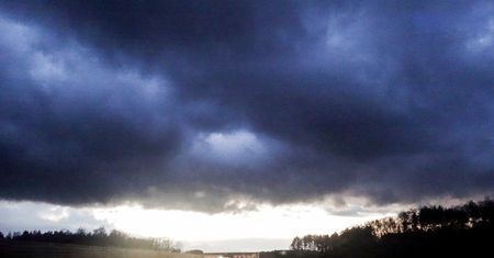 Prognoza pogody na weekend. Najpierw super ciepło, potem burze i deszcz