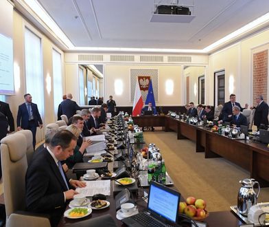 Makowski: "Rząd w trybie home office. Dlaczego tak późno?" [OPINIA]