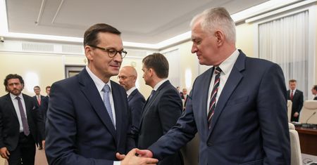 Budżet bez zniesienia 30-krotności. "Nie ma wyjścia, podniosą podatki"