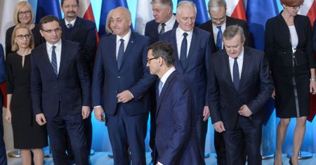 Wizerunek Polski się zmienił. Nie tak jak byśmy chcieli. Sondaż