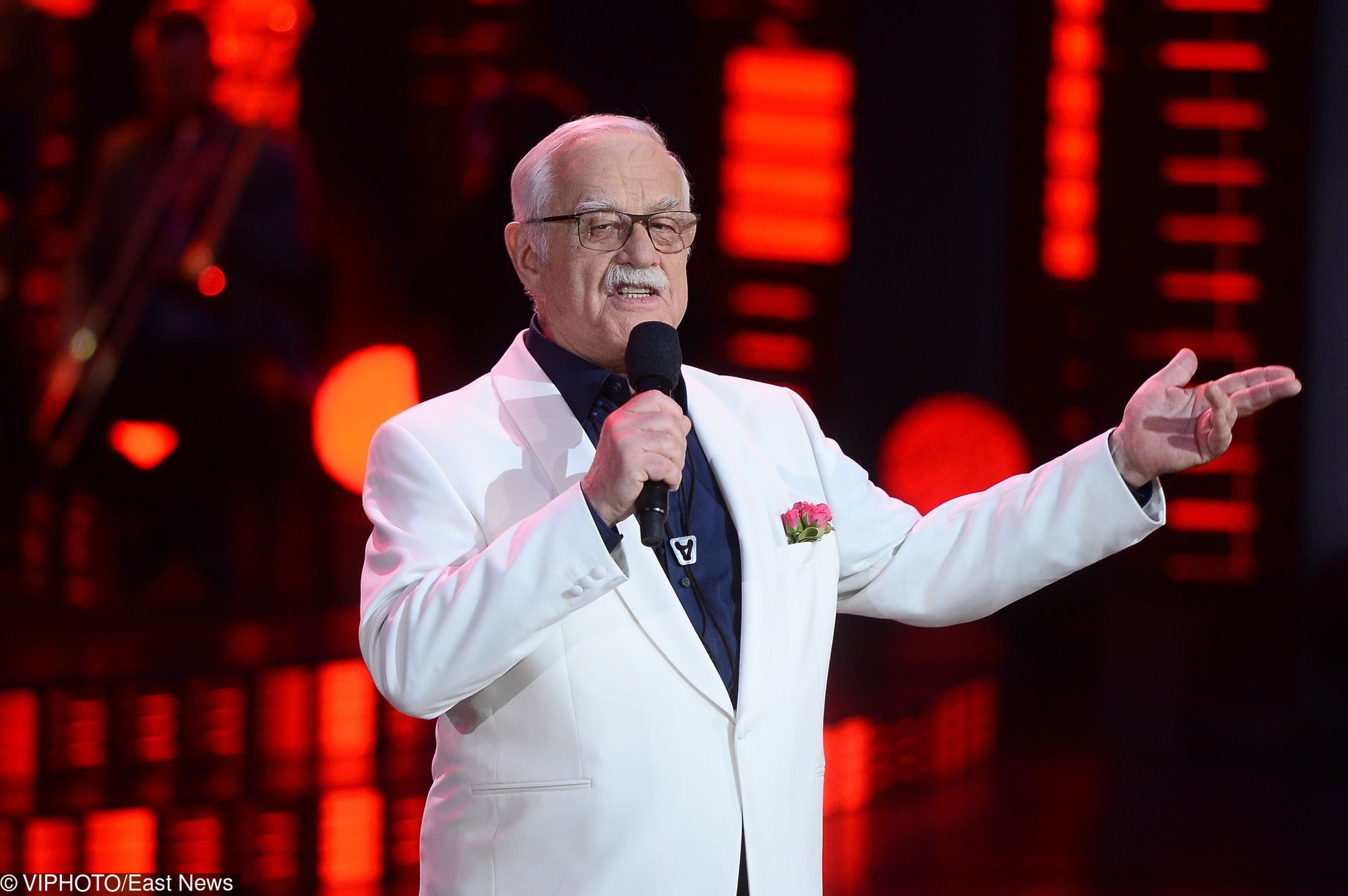 Jan Pietrzak prezentuje wyreżyserowane przez siebie widowisko
