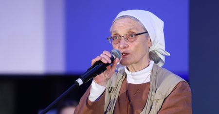 Siostra Chmielewska o przenoszeniu księży-pedofili z parafii do parafii. "Głupota albo kolesiostwo"