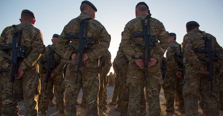 Elitarnej jednostce skończyła się amunicja.  Obcięli terroryście głowę łopatą