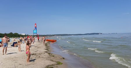 Pogoda. Temperatura wody w Bałtyku coraz wyższa. Taka sytuacja sprzyja rozwojowi sinic