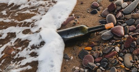 List w butelce dryfował w morzu. Wiadomość sprzed 50 lat