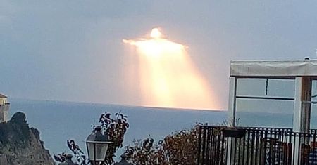 Jezus objawił się nad morzem Tyrreńskim we Włoszech. Dla nielicznych jest to omen końca świata