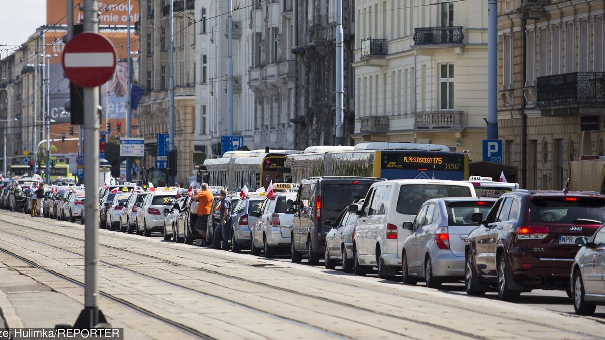 Strajk taksówkarzy planowany jest na poniedziałek. Na zdjęciu protest z 2017 r.