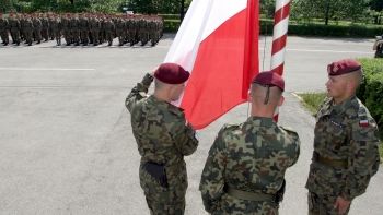 Polscy żołnierze wchodzących w skład dziesiątej zmiany Polskiego Kontyngentu Wojskowego SFOR
