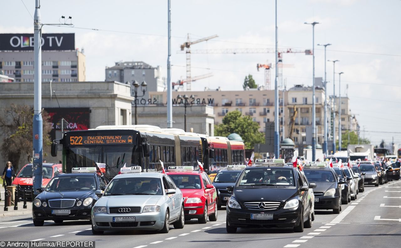 Taksówkarze ostrzegają: zablokujemy centrum Warszawy w godzinach szczytu