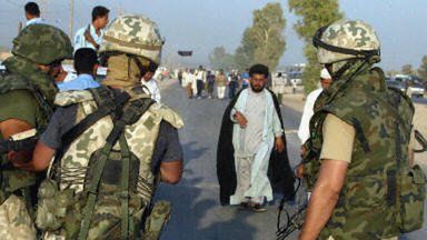 Polscy żołnierze na bagdadzkiej ulicy