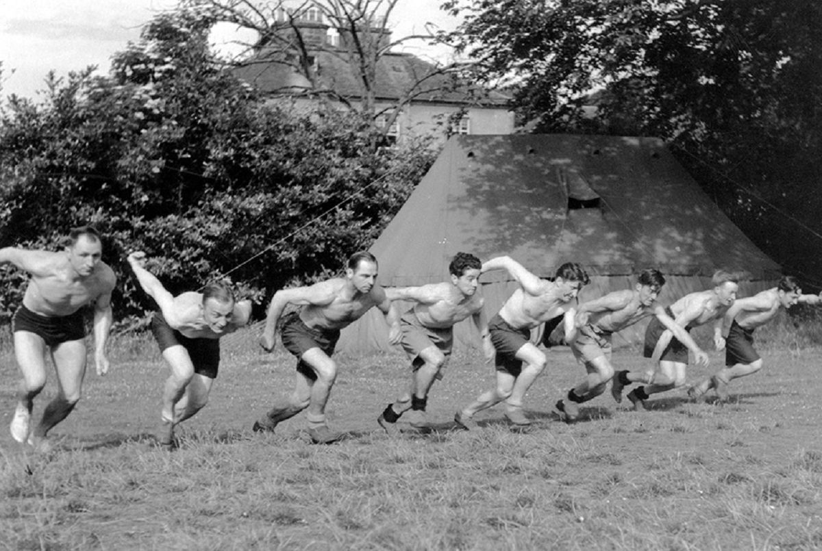 W okresie treningu każdy żołnierz musiał przebiegać dziennie co najmniej 10 kilometrów. Fotografia z Largo House, 1942-1942. Materiały Ministerstwa Informacji i Dokumentacji rządu RP na emigracji