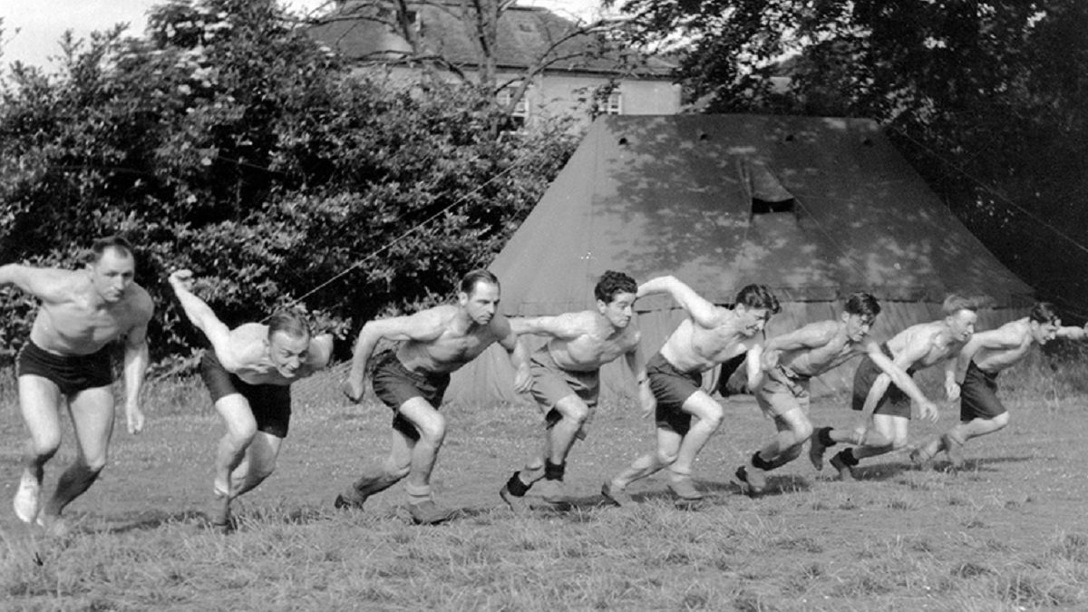 W okresie treningu każdy żołnierz musiał przebiegać dziennie co najmniej 10 kilometrów. Fotografia z Largo House, 1942-1942. Materiały Ministerstwa Informacji i Dokumentacji rządu RP na emigracji