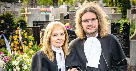 "Mówcy umarłych". To oni przygotowują pogrzeby szyte na miarę