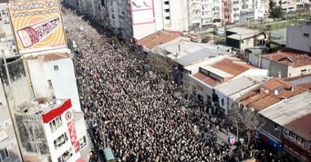 100 tysięcy ludzi oddało hołd zabitemu dziennikarzowi