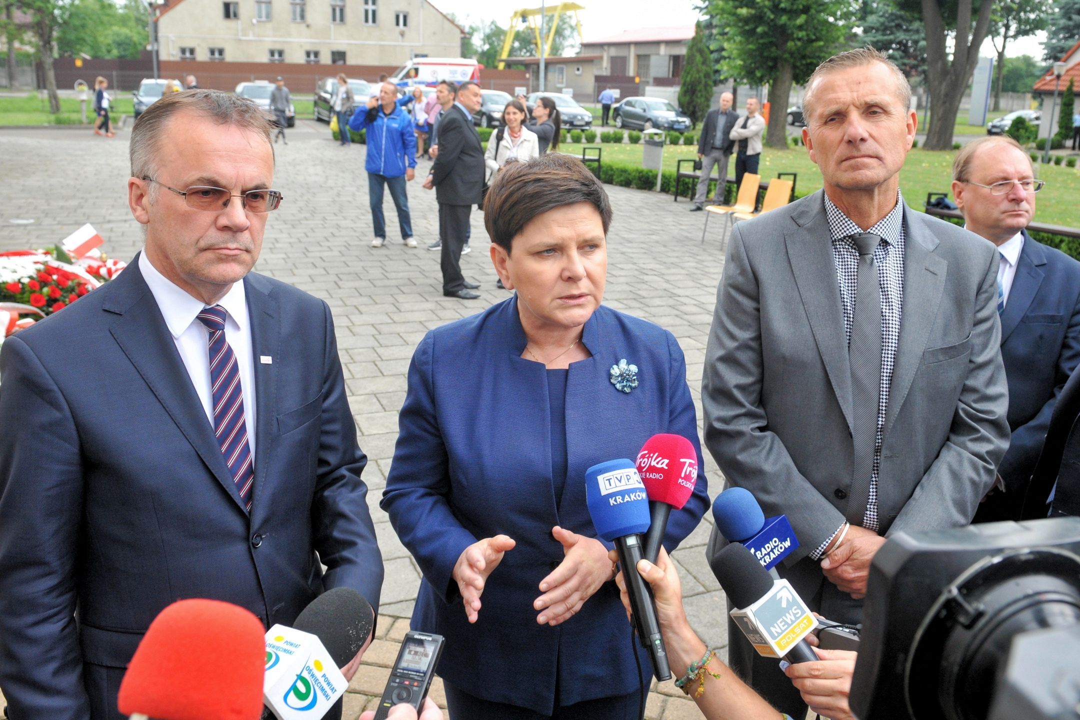 Na zdjęciu po prawej Zbigniew Starzec, starosta oświęcimski