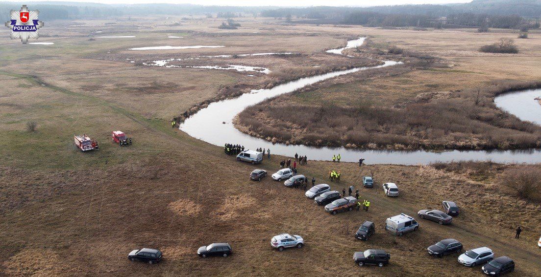 Samochód radnego znaleziono w rzece Krzna. Trwają poszukiwania mężczyzny