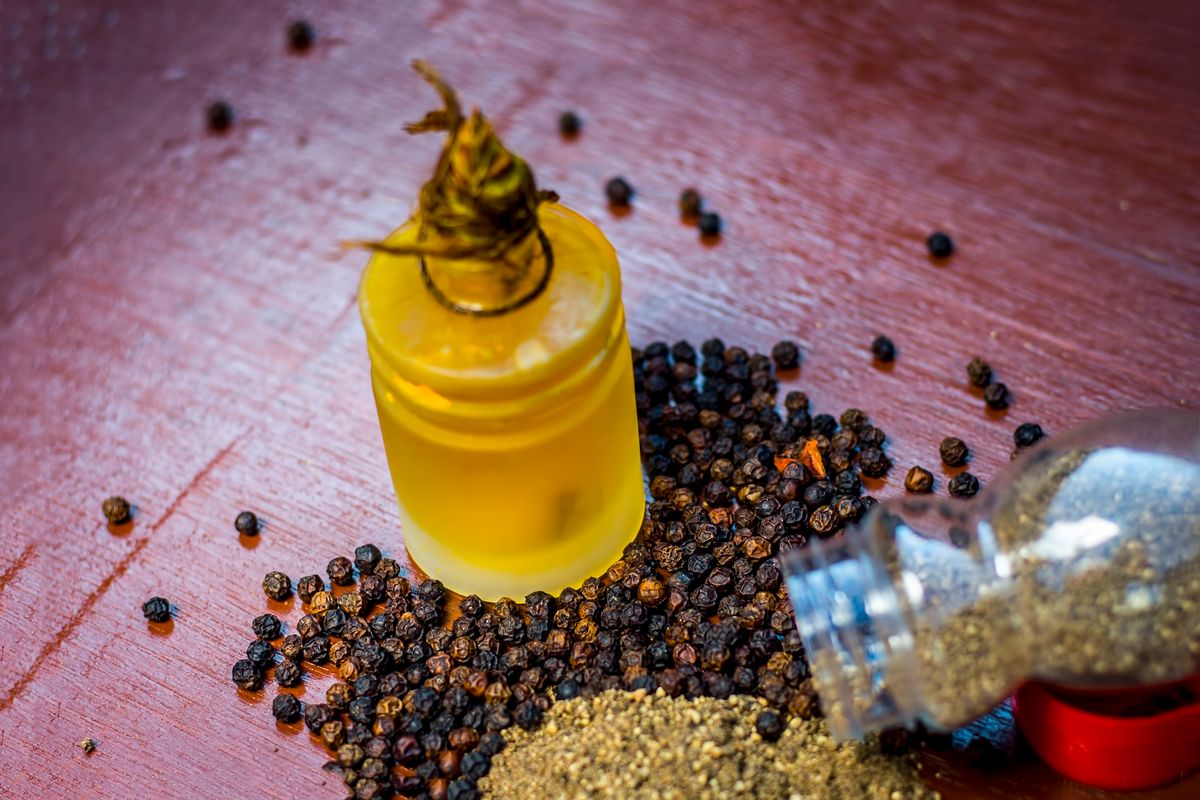 Olej pieprzowy – co to jest i jak go wykorzystać?