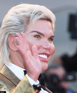 Rodrigo Alves zmienił płeć. "Żywy Ken" teraz jest jak Barbie