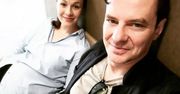 Marcin Kwaśny został ojcem! Aktor zdradził płeć i imię dziecka. Jest też pierwsze zdjęcie. Sama słodycz