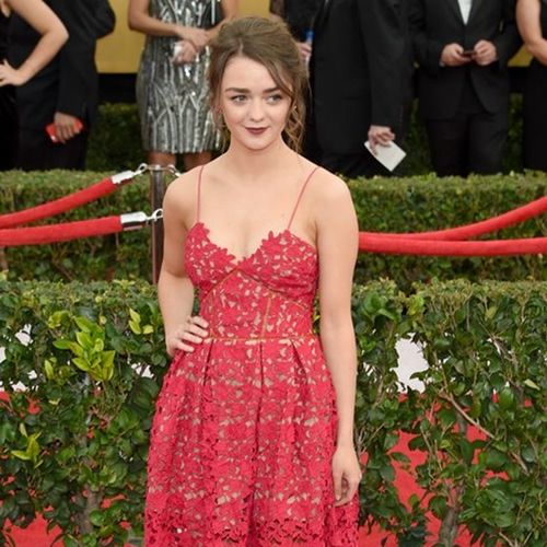 Maisie Williams wśród kanibali