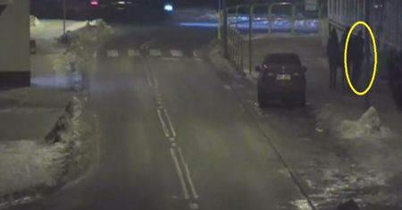 Cudem uniknął obrażeń. Bezmyślny 18-latek w rękach policji [WIDEO]