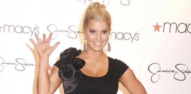 Jessica Simpson: Duże piersi pomagają w życiu!
