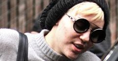 Miley Cyrus z pryszczami na twarzy