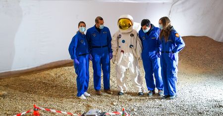Zakończyła się pierwsza pandemiczna misja kosmiczna