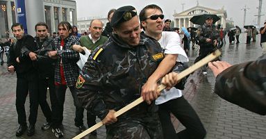 Rozpędzona demonstracja w Mińsku