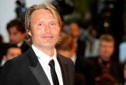 Mads Mikkelsen gra upadłego anioła