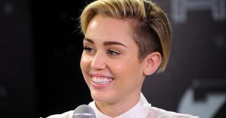 Miley Cyrus tylko udaje