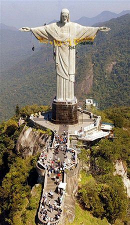 Pomnik Chrystusa Zbawiciela w Rio ma 75 lat