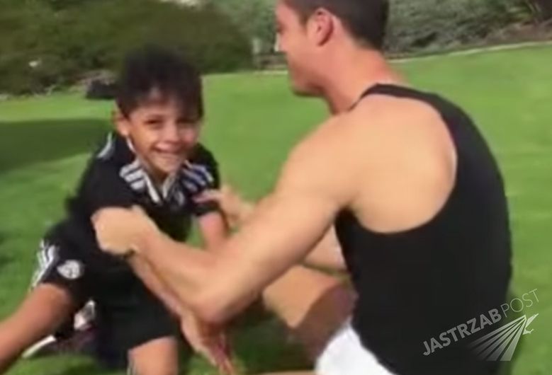 Tak Cristiano Ronaldo trenuje ze swoim 4-letnim synkiem! Rośnie nowy mistrz piłki [WIDEO]