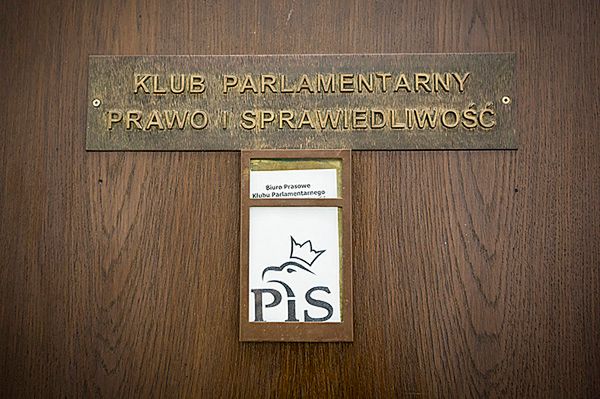 Senator Pęk nie wystartuje z list PiS. Powodem kompromitujące zdjęcie