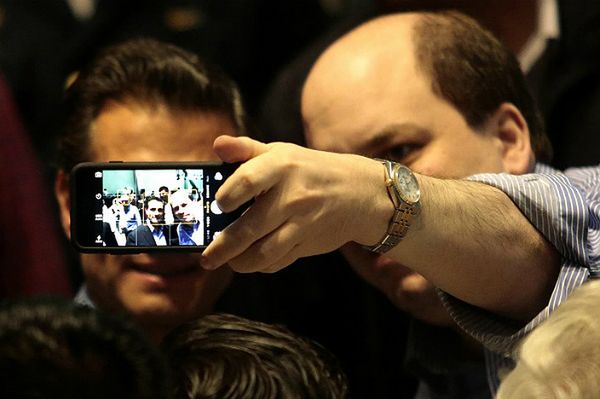 Wybory w Wielkiej Brytanii. Nawet pół roku więzienia za selfie w lokalu wyborczym