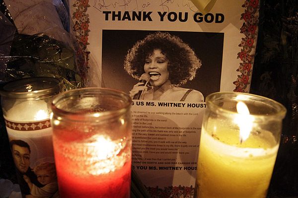 Pożegnanie Whitney Houston ze skandalem w tle