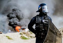 Po podpaleniach i likwidacji obozu migranci próbują wrócić do "dżungli" pod Calais