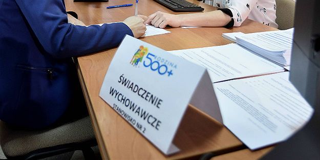 MOPS odmówił wsparcia matce dziewiątki dzieci, bo pobrała pieniądze z programu 500+