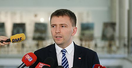 Poseł PiS: ponad 800 osób związanych z PO i PSL dostało pracę w państwowych instytucjach