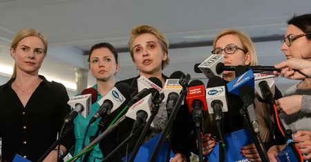 Posłanka Nowoczesnej obiecała zająć się pedofilią w Kościele. Partia jest nieco innego zdania