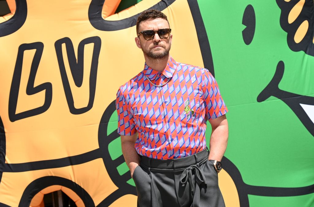 Justin Timberlake w kampanii Louis Vuitton z Yayoi Kusama – połączenie sztuki i stylu w świecie mody.