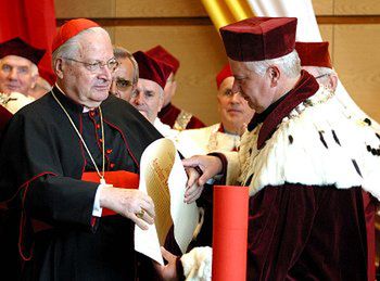 Kard. Sodano: papież pomógł Polakom w opowiedzeniu się za UE