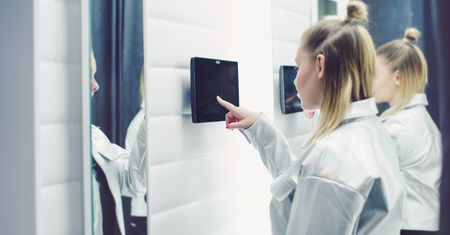 "Fashion Tech". Oto moda przyszłości, która bardzo ułatwi nam życie