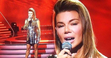 Edyta Górniak w zjawiskowej stylizacji podczas finału programu "Hit hit Hurra"! Ta kreacja to premierowy projekt zapowiadający kolekcję popularnej marki!