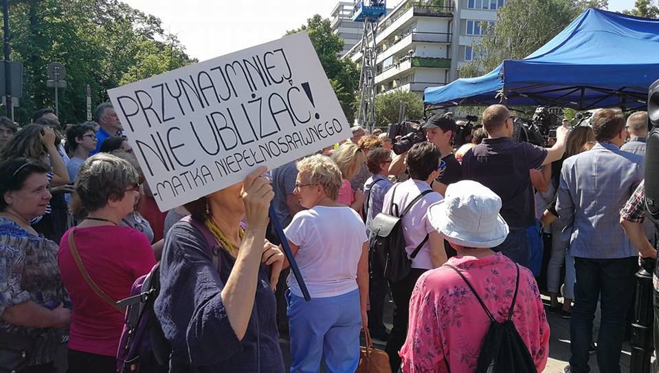 Miłość, depresja i zmęczenie. Matki niepełnosprawnych są w Polsce skazane na męczeństwo