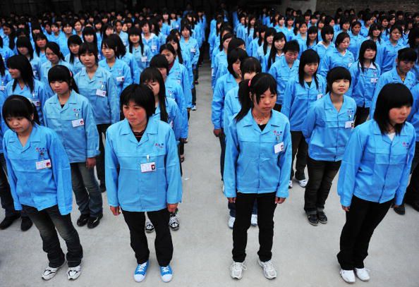 Skandal w Chinach. Uczniowie pracowali po 11 godzin przy produkcji iPhone X