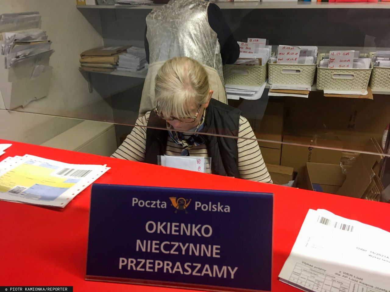Poseł ujawnia przerażające praktyki Poczty Polskiej. Wyzysk, bieda, frustracja, więźniowie są lepiej traktowani