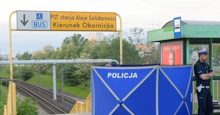 Poznań. Zarzuty dla nożownika za atak na przystanku autobusowym
